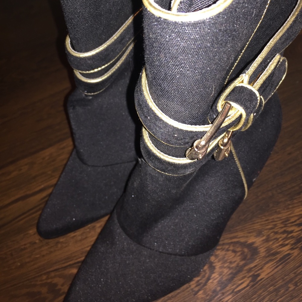 8M black and gold, Ashro boots with heel - Picture 2 of 3